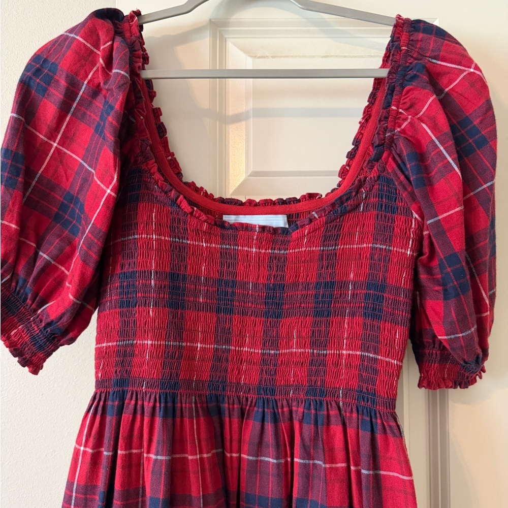Hill House Louisa Nap Dress Tartan Smocked Puff Sleeve Dress in Red and Navy - Picture 2 of 3